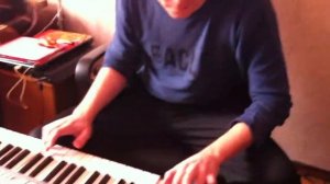 Продавец жжет