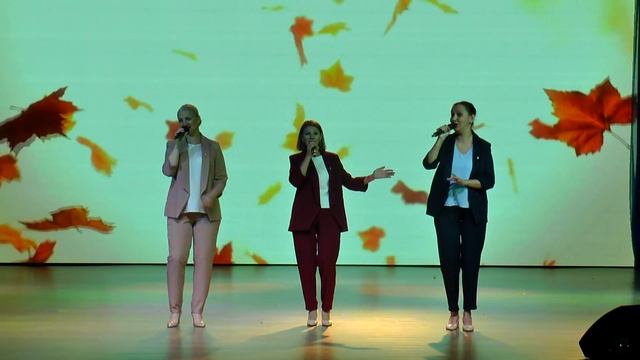 "Листья жёлтые" - Ансамбль "Мелодия" г.Татарск смотреть онлайн