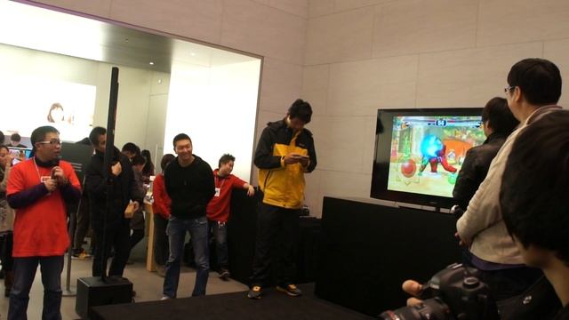 Apple Store (Nanjing East) SFIV Volt Event (3/5) смотреть онлайн