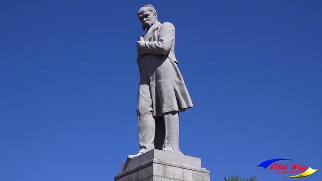 Памятник Тарасу Шевченко на Монастырском острове / Днепр 2020
