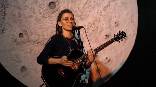 фрагмент выступления в Черном Театре @Творческая усадьба Гуслица смотреть онлайн