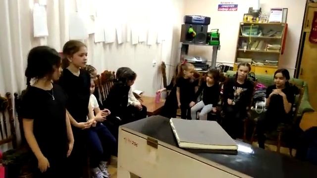 Распевка😚 на занятии по вокалу🎼🎵🎶🎹 смотреть онлайн