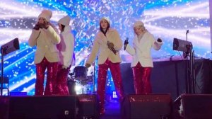 Группа ТеАмо. Снежинка - песня грустная такая... На щеке снежинка тает. Ветер тополя листает.