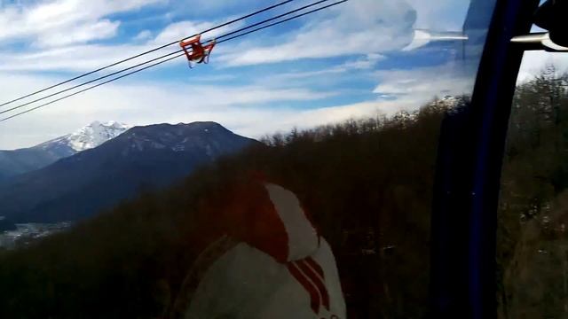 Видео с Олимпийского подъёмника в Горный Кластер.. смотреть онлайн
