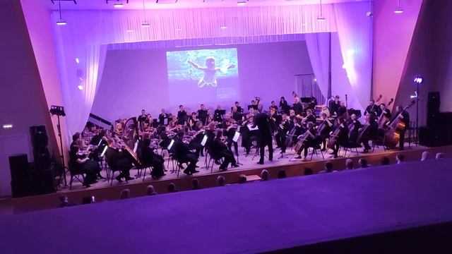 Nirvana - Smells Like Teen Spirit в исполнении симфонического оркестра смотреть онлайн