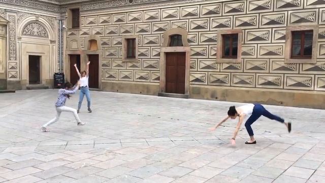 Прогулки по Праге. Летняя языковая школа CZStudent смотреть онлайн