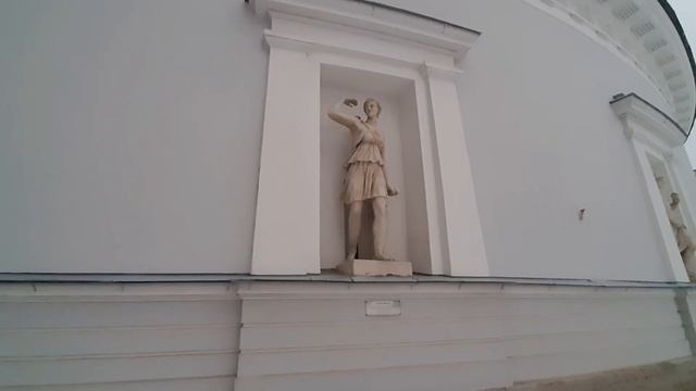 Цветок в петлице Петербурга