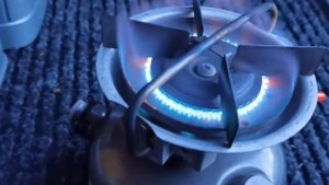 Coleman Dual Fuel 533 Compact Camping Stove priming & lighting