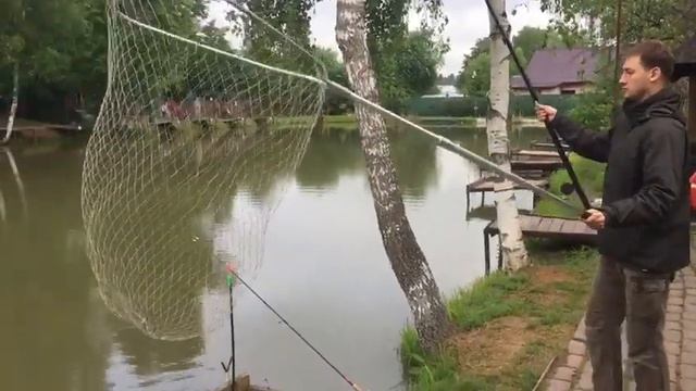 Поимка карпа на поплавочную удочку. РК Фишка Липки. смотреть онлайн