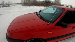 1991 Volkswagen Passat GL. Start Up, Engine, and In Depth Tour.