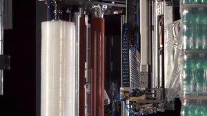 Паллетоупаковщик Robopac | Заправляем хвост плёнки внутрь паллеты