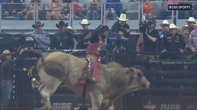  @pbr #WorldFinals Josh Frost rides DirtyBru 90.5 plus Interview