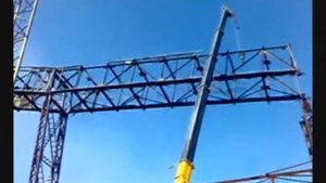 ПРИКОЛ СМОТРЕТЬ ОНЛАЙН ПАДЕНИЕ КРАНОВ