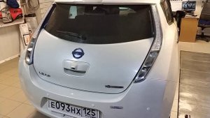 Замена ламп поворотов и заднего хода в Nissan Leaf