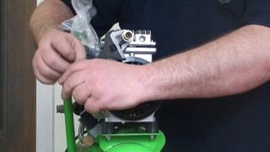 Вакуумный насос из компрессора. Вакуумный смеситель. Вакуумная мешалка.