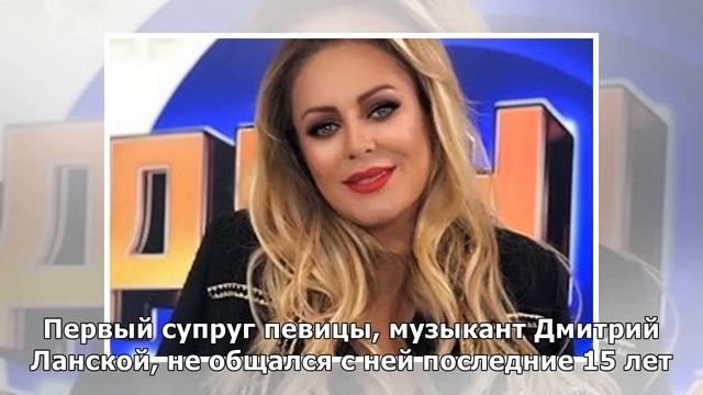 Вдова Александра Абдулова позвала дочь Юлии Началовой переехать жить к ним