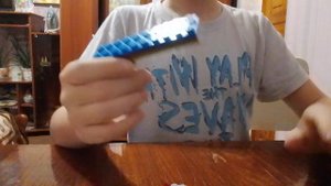 пистолет из лега стреляет ризинкоми