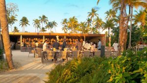 Отель PATINA MALDIVES Fari Island / Люксовый отель для богемы и снобов с особенностями на Мальдивах