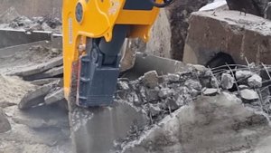 Тестовый запуск дробилки IFP 19 X на экскаваторе SDLG, г  Сургут