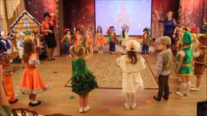 Елочка - принцесса авт Т Бокач / новогодний хоровод исполняют дети средней группы