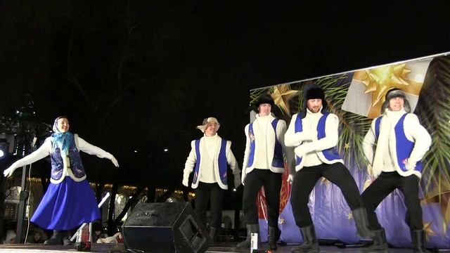 "Кабы не было зимы", Ансамбль "Волга-Волга", Сусанинская площадь, г.Кострома, 22.12.2023г.