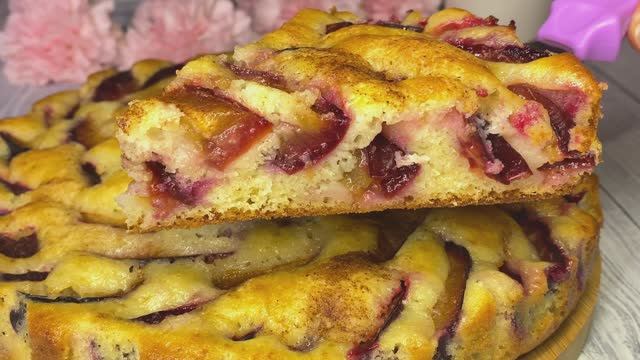СЛИВОВЫЙ ПИРОГ ✨ Самый простой рецепт теста - замешал и готово !!! смотреть онлайн