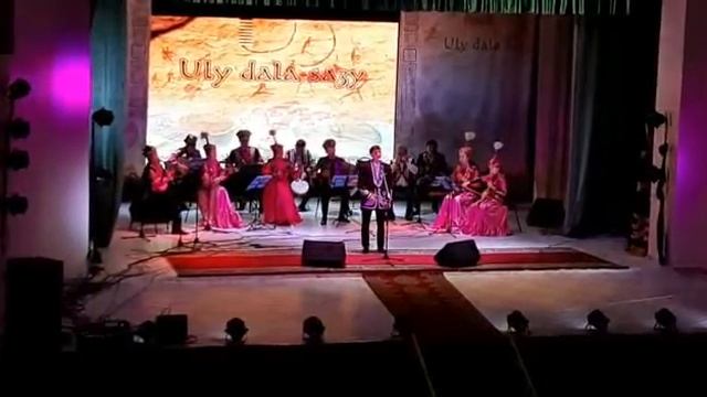 Ақбұлақ Б Тәжібаев ор Кенесары Болғанбаев және Шежіре фольклорлық ансамблі смотреть онлайн