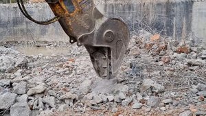 Дробилка IFP 19 Х на Volvo 250 DL_Измельчение бетона, очистка арматуры