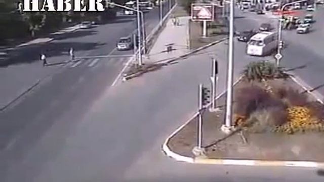 Caught on CCTV - Scary Vehicles Accidents full