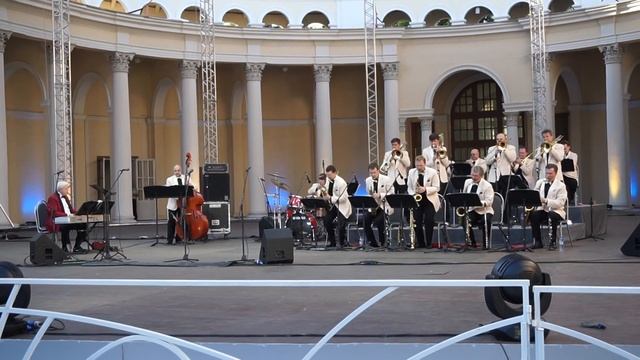 Анна Бутурлина в Зелёном Театре ВДНХ, с оркестром им. Олега Лундстрема 2 смотреть онлайн