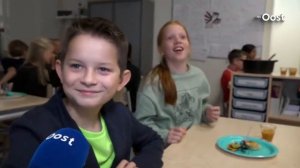 В Нидерландской школе гойских спиногрызов застаивли дегустировать пищевых опарышей.