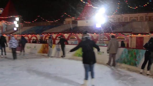 Каток ГУМ смотреть онлайн