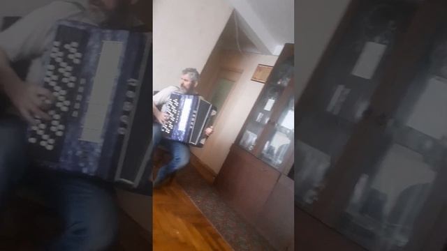 песня и музыка написана Васильченко Олега.Песня называется есть любовь а бывает нет её смотреть онлайн