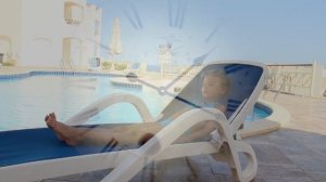 Варвара показывает какие есть типы туристов. Актерская игра.