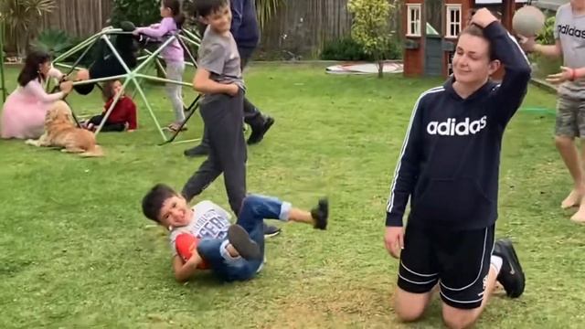 Cameron takes a speccy смотреть онлайн