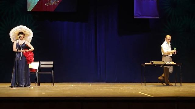 Песня «Всё хорошо, прекрасная маркиза» в исполнении Г.Асрян и А.Старшинова.