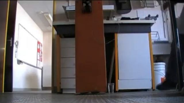 Восхождение магнитного автомобиля по металлической стене http://24magnet.ru смотреть онлайн