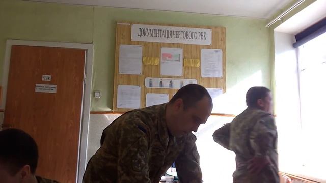 Індустріальний РВК - Озброєні військоаві зачиняються та скаржаться поліції - 1