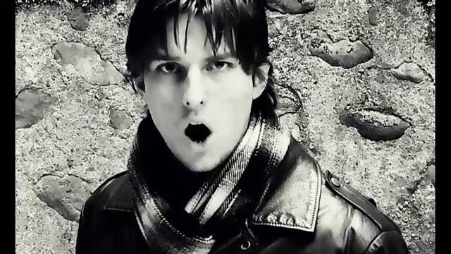 Tom Cruise Look-a-like sings Music of the Night from Andrew Loyd Webber's Phantom of the Opera! смотреть онлайн