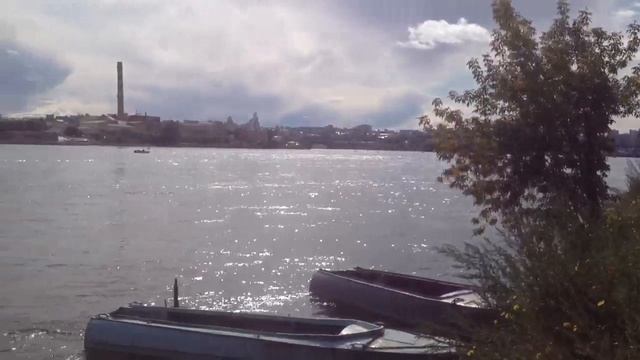 Лавочка на берегу. Bench on the bank смотреть онлайн