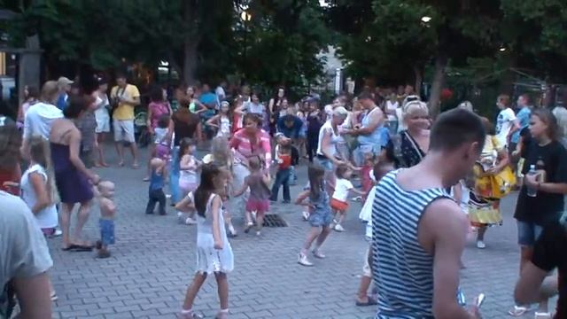 Форос.Дискотека 5июля 2012(часть2) смотреть онлайн