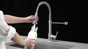 Смеситель на кухню с гибким изливом/хоботом