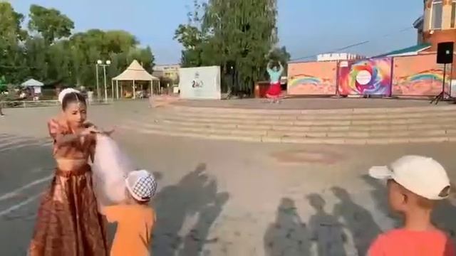 Концерт народного ансамбля "Васанта" в рамках проекта "Культурная среда города" смотреть онлайн