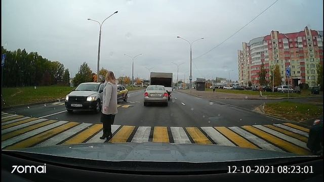 такси въехал на переходе в машину смотреть онлайн