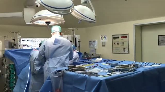 Операционный зал по пересадке печени в больнице Артемис, Гургаон.