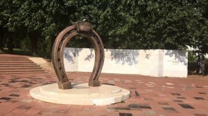 Артобъекты о счастье и для счастья - город Киров.