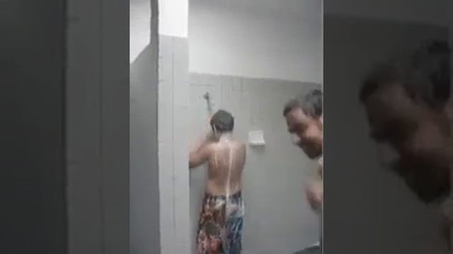 От души прикол в душевой 240 смотреть онлайн