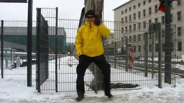 берлинская стена и годкин смотреть онлайн