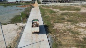 Строительство, очередная засыпка нового участка