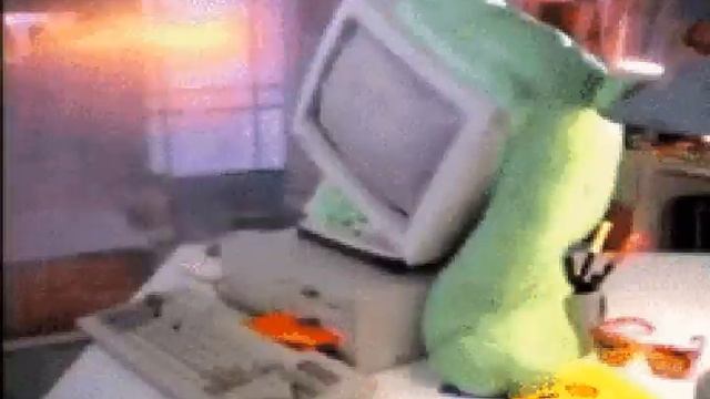 MVGEN コンピュータshit by トニー Crocano GIF Powered Music Video Generator смотреть онлайн